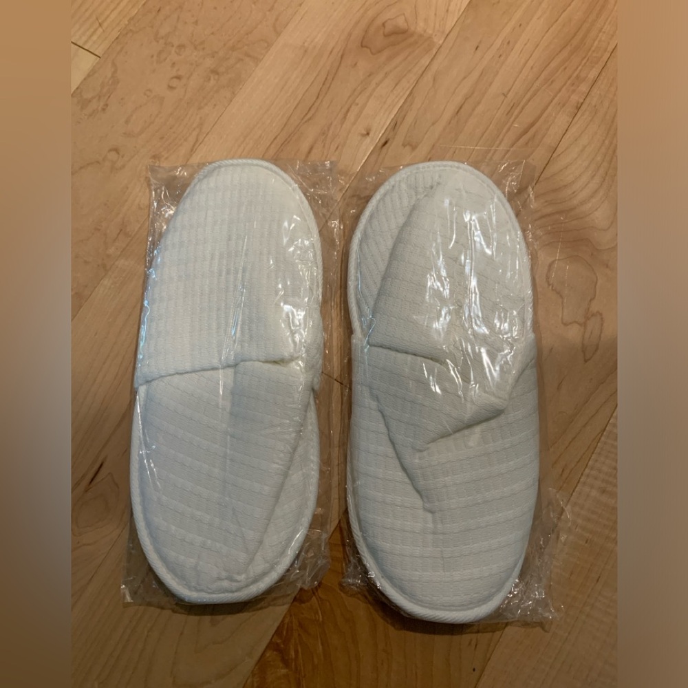 Brand New - 2 Pair Bundle of White Cloth Spa Slippers